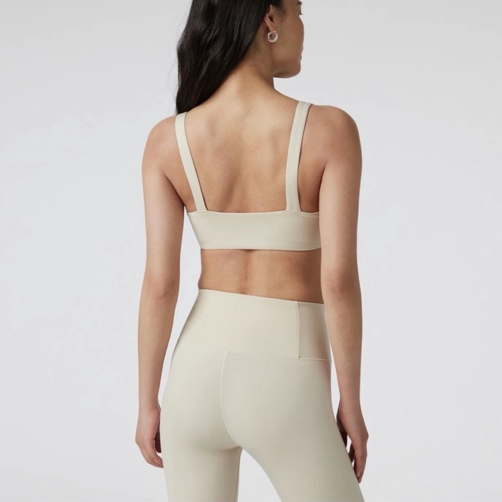 Vuori Evolve Square Neck Bra LIKE NEW - Picture 2 of 5